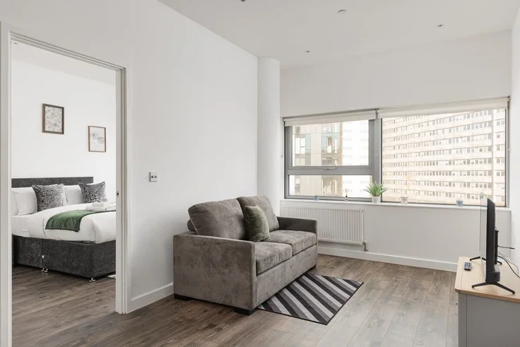 Flat Wellesley Road in Greater London