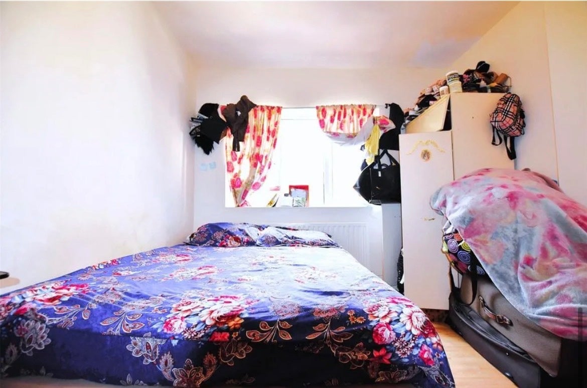 Flat Dunheved Road North in Greater London