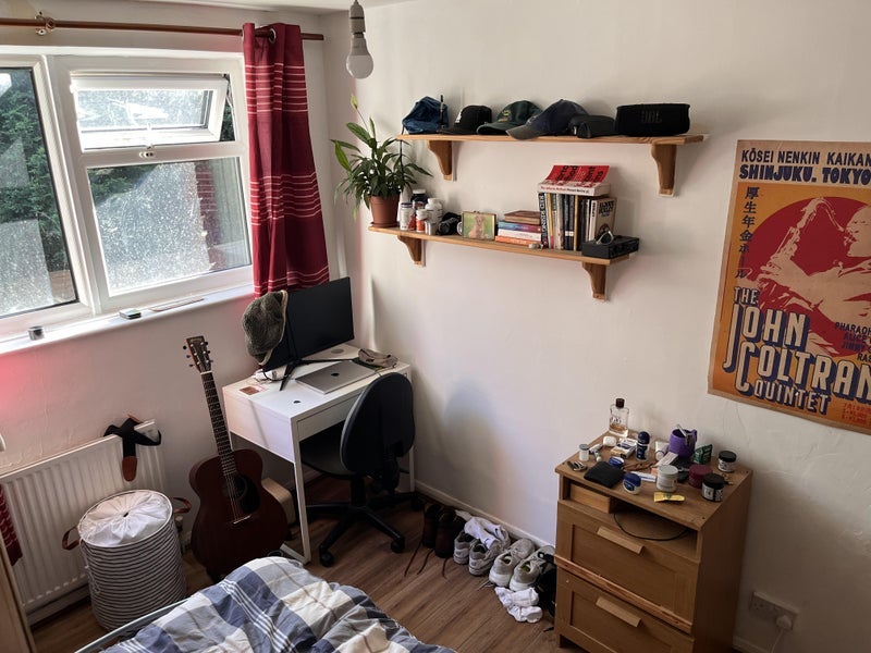 Room Derby Road in Manchester