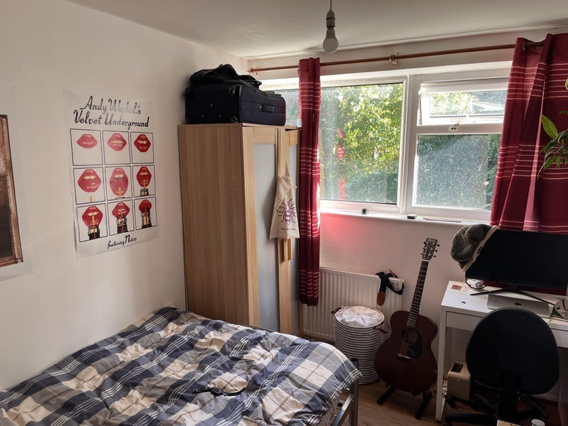 Room Derby Road in Manchester