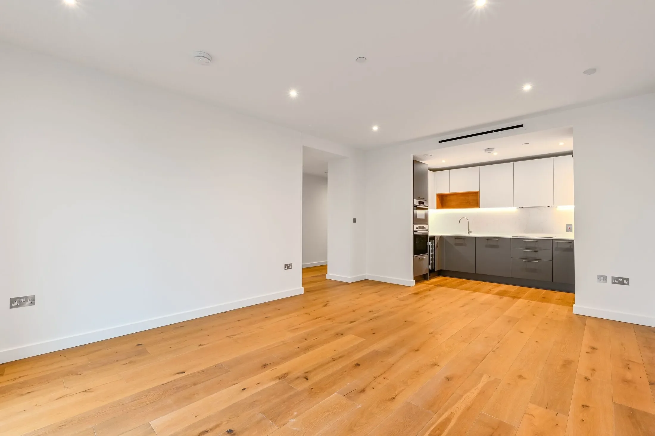 Flat Frampton Street in City of Westminster