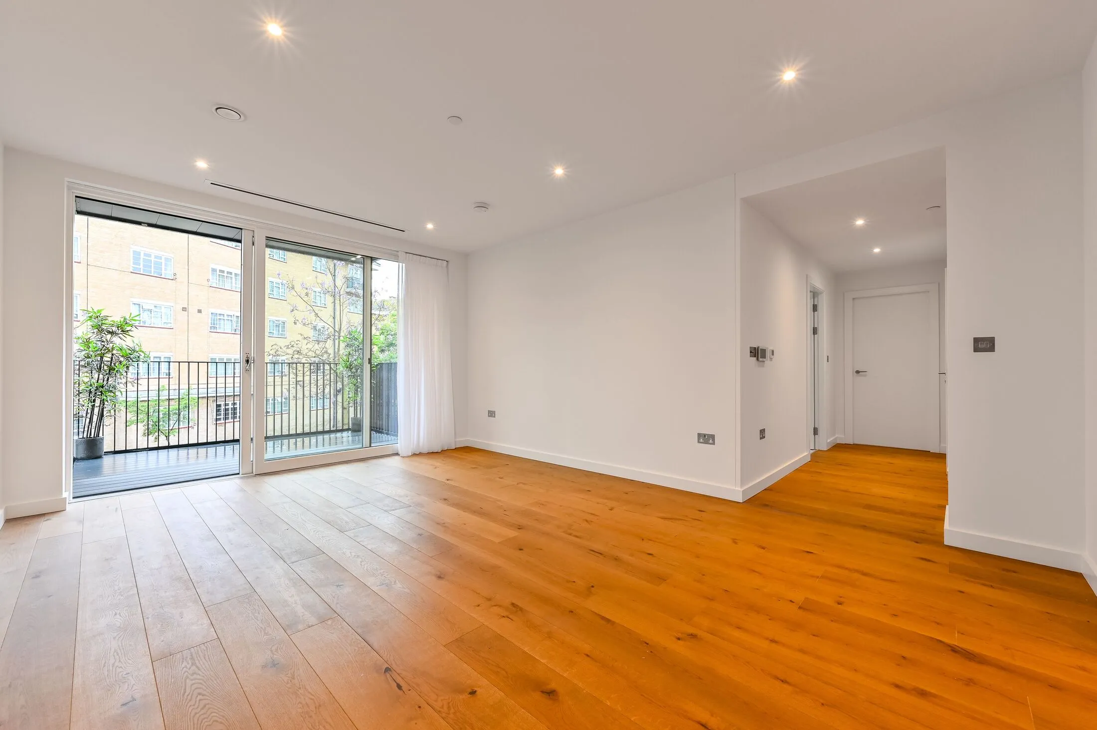 Flat Frampton Street in City of Westminster