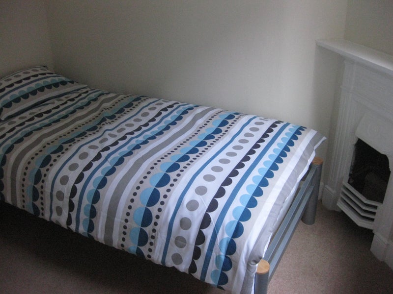 Room Dornton Road in Greater London
