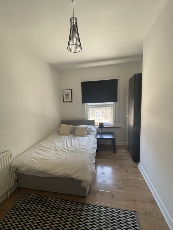 Room Junction Road in Greater London