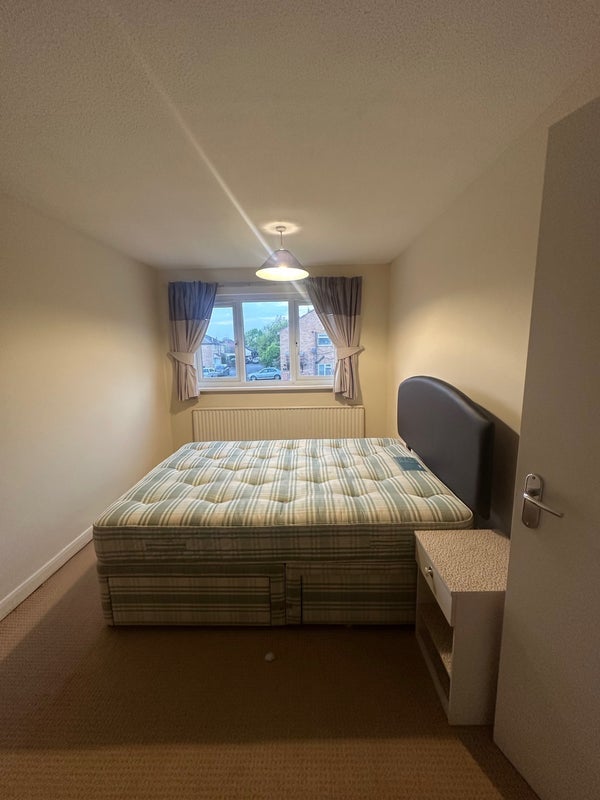 Room Trevino Drive in Leicester