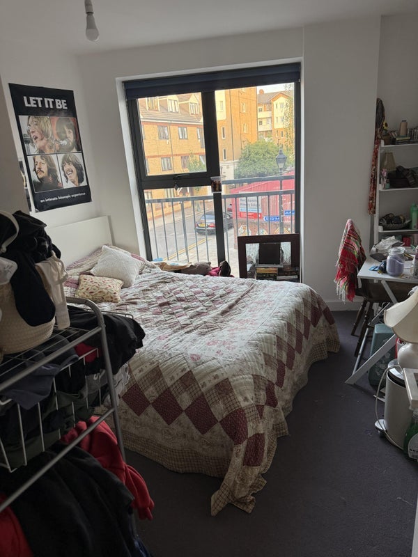 Room Sceptre Road in Greater London
