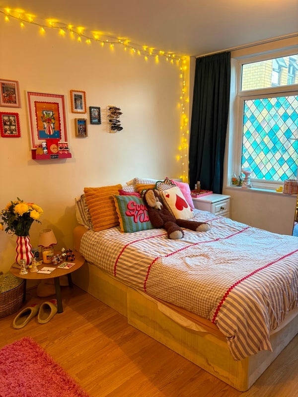 Room Solway Close in Greater London
