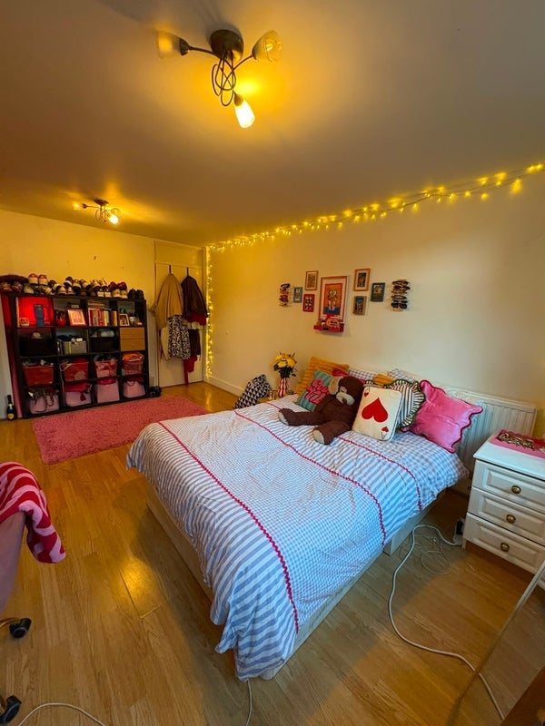 Room Solway Close in Greater London