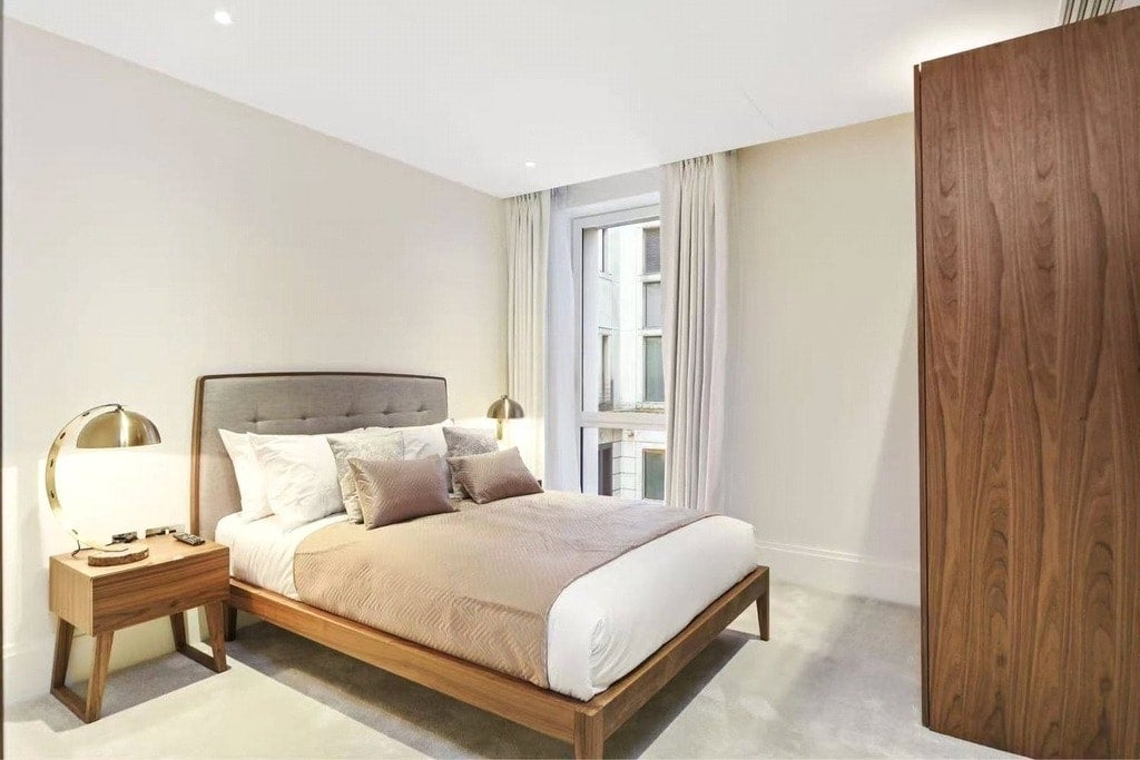 Flat Strand in City of Westminster