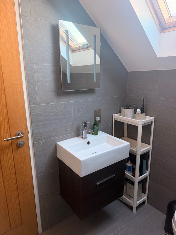 Room Tranmere Road in Greater London