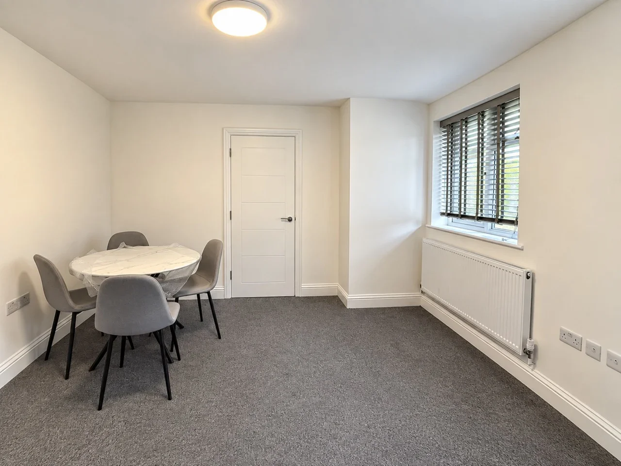 Flat Old Ruislip Road in Greater London