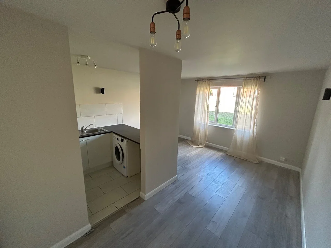 Flat Anthony Road in Greater London