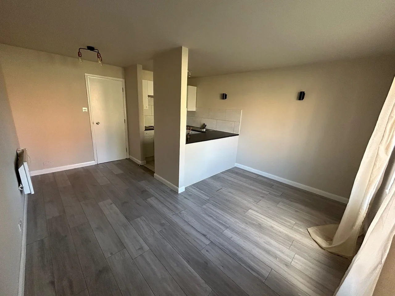 Flat Anthony Road in Greater London