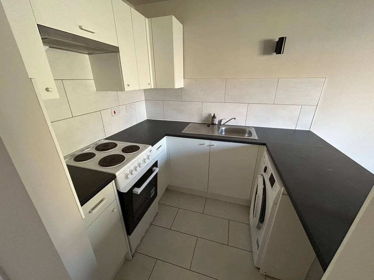 Flat Anthony Road in Greater London