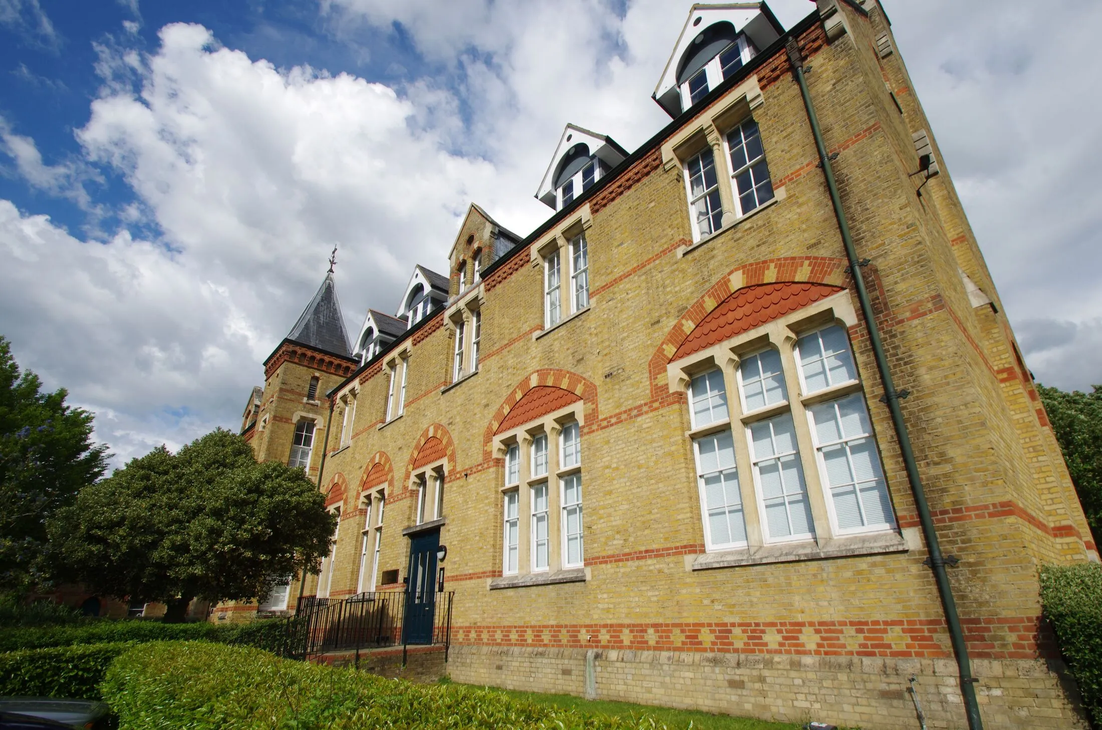 Flat Anglian Close in Watford