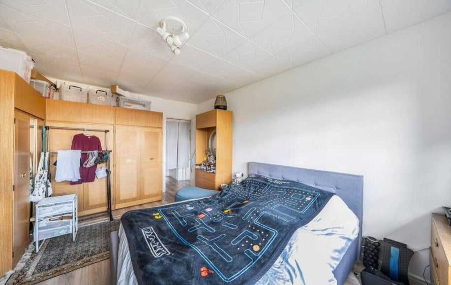 Flat Cecilia Close in London