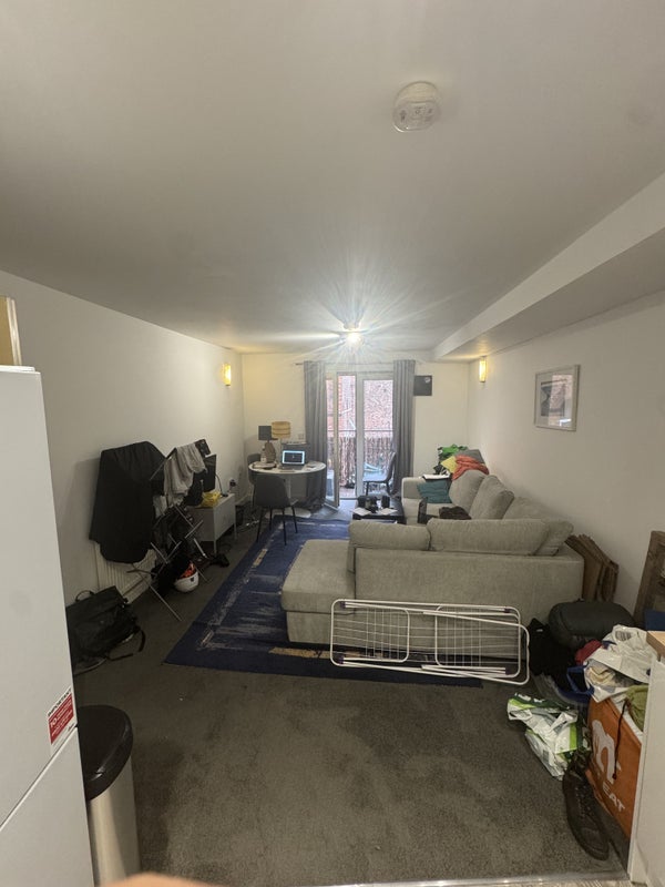 Room Stanley Road in Manchester