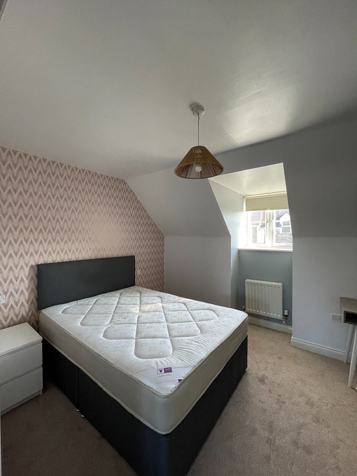 House Lodge Road in Bristol
