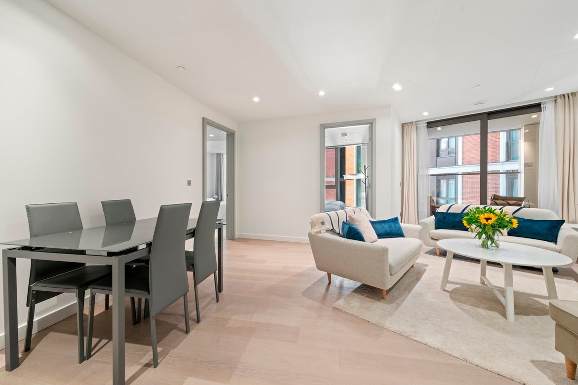 Flat Cambridge Square in London