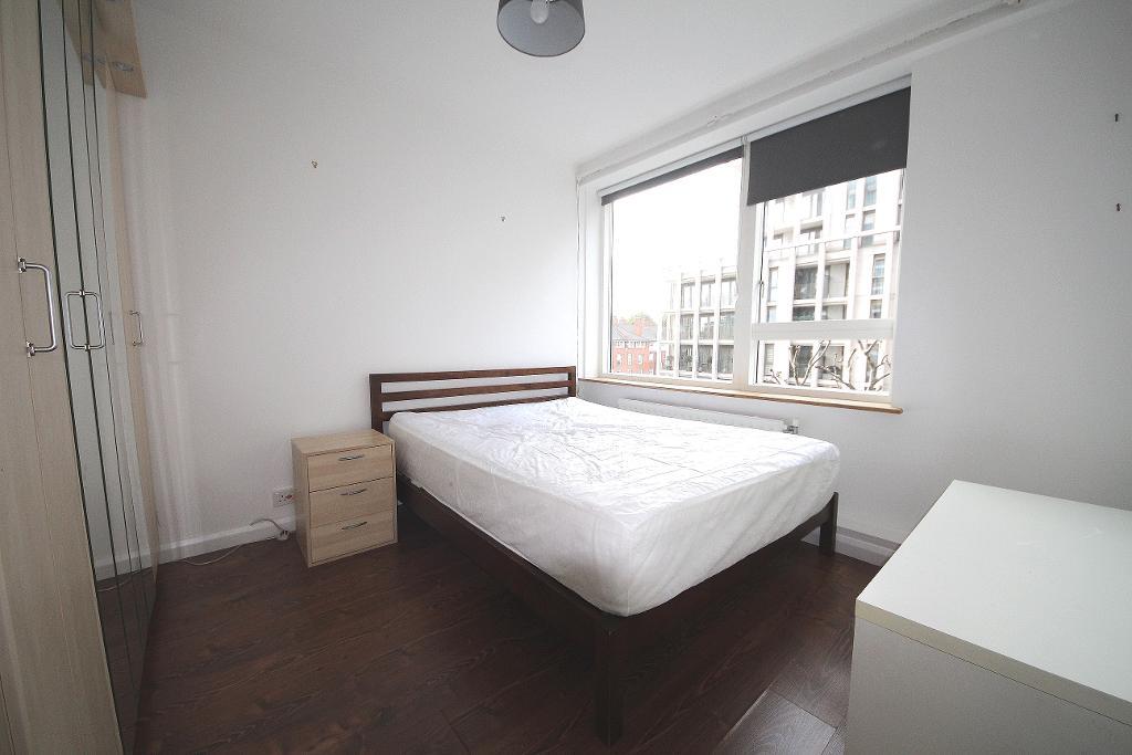 Flat John Islip Street in London
