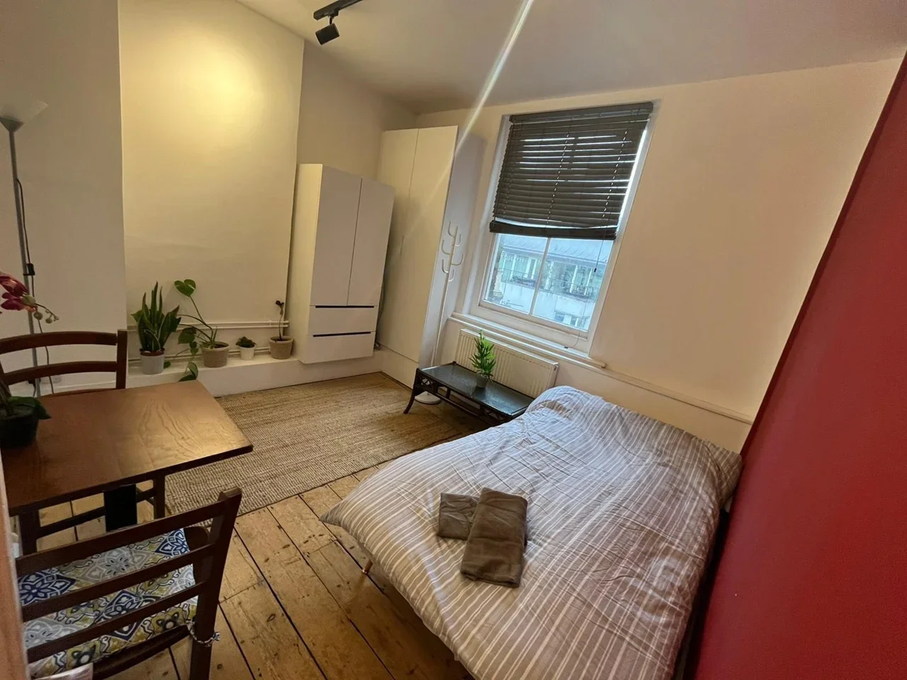 Flat Upper Street in Greater London