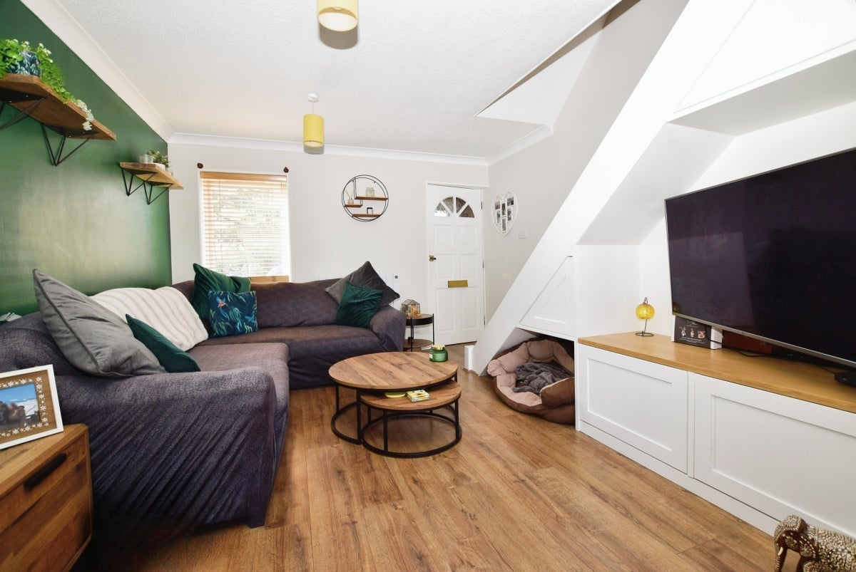 House Maude Close in Folkestone and Hythe District