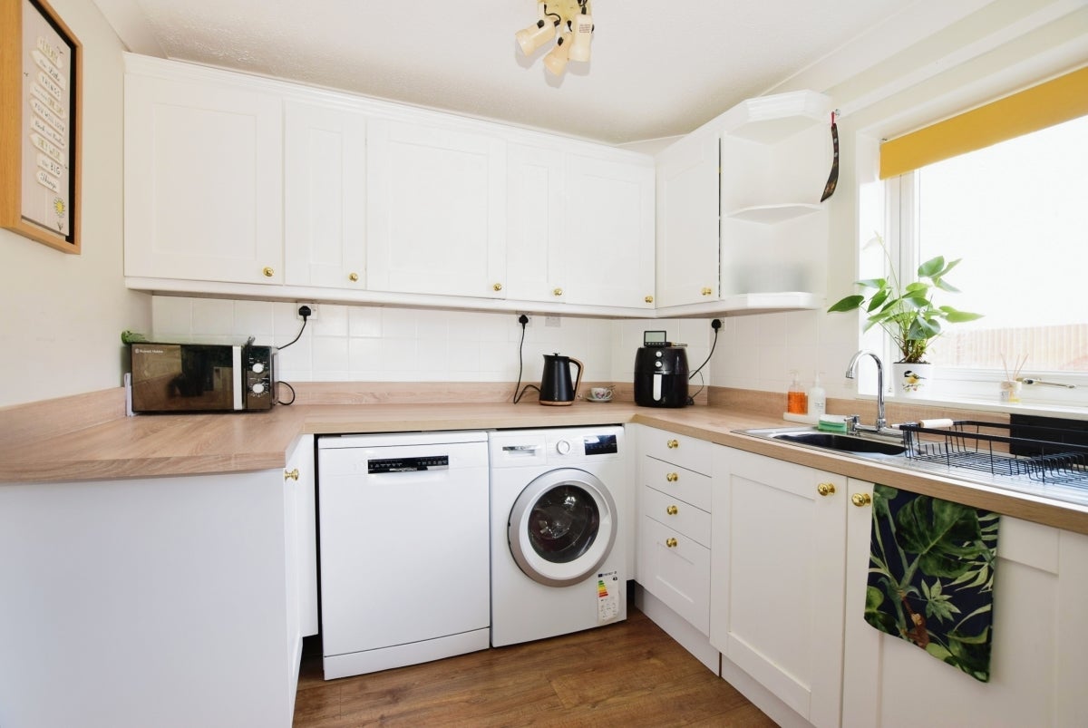 House Maude Close in Folkestone and Hythe District