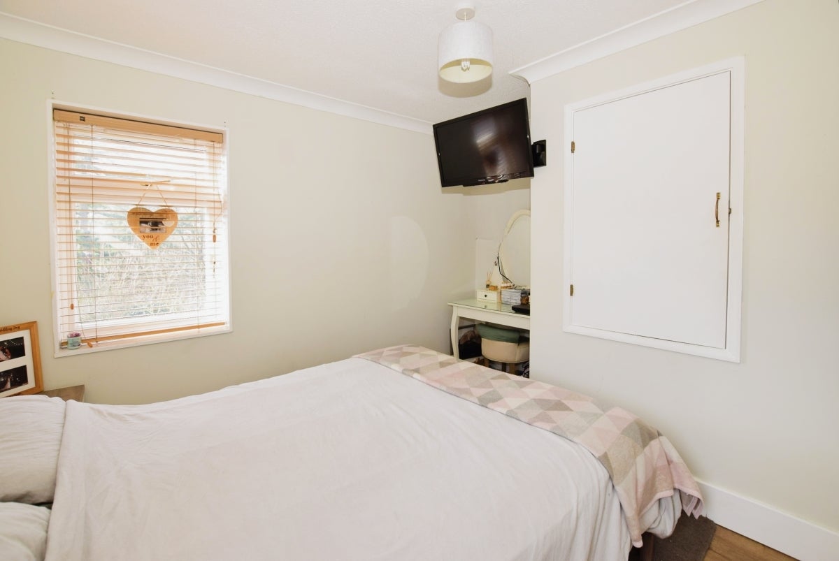House Maude Close in Folkestone and Hythe District