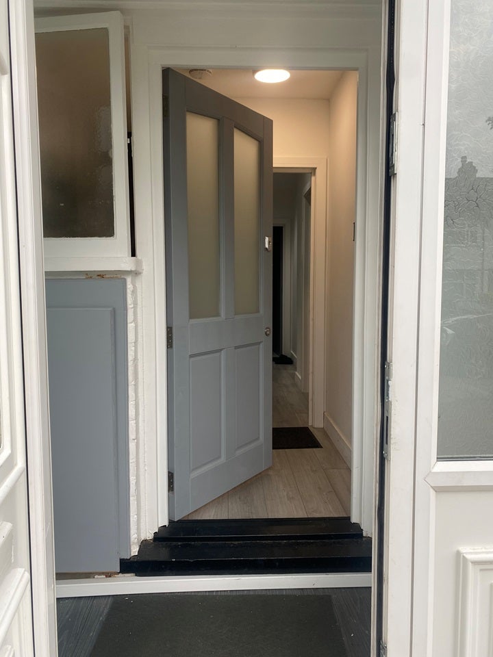 Flat Glenister Park Road in Greater London