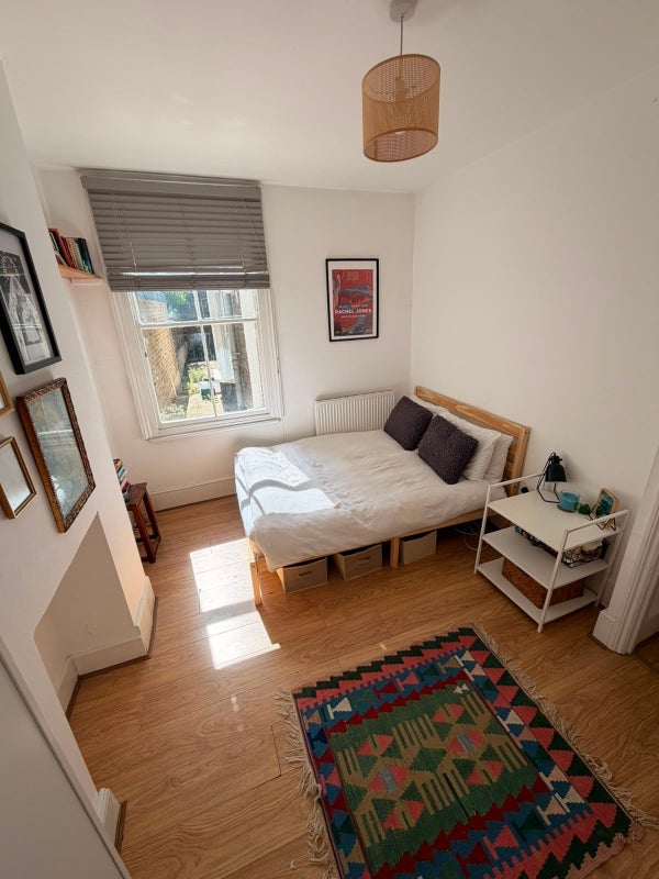 Room Childeric Road in Greater London