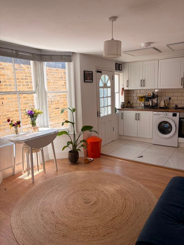 Room Childeric Road in Greater London