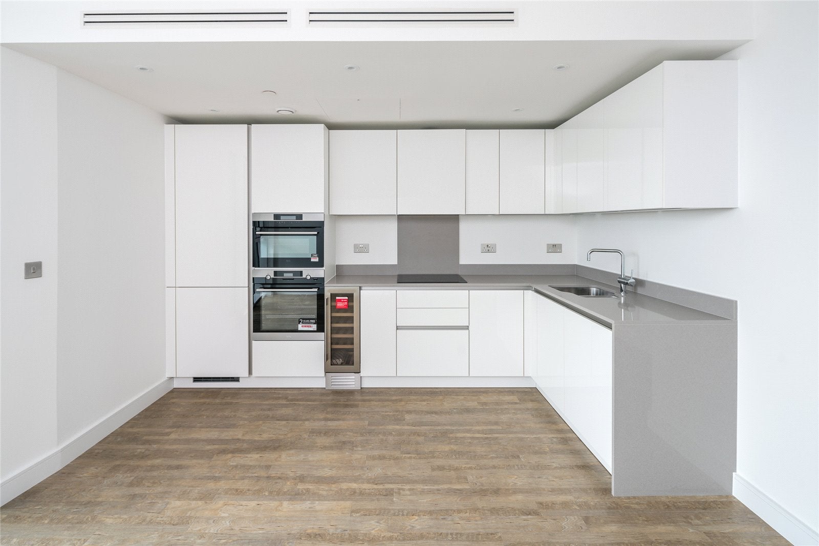 Flat Wandsworth Road in Greater London