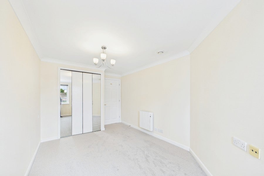 Flat The Avenue in Surrey Heath
