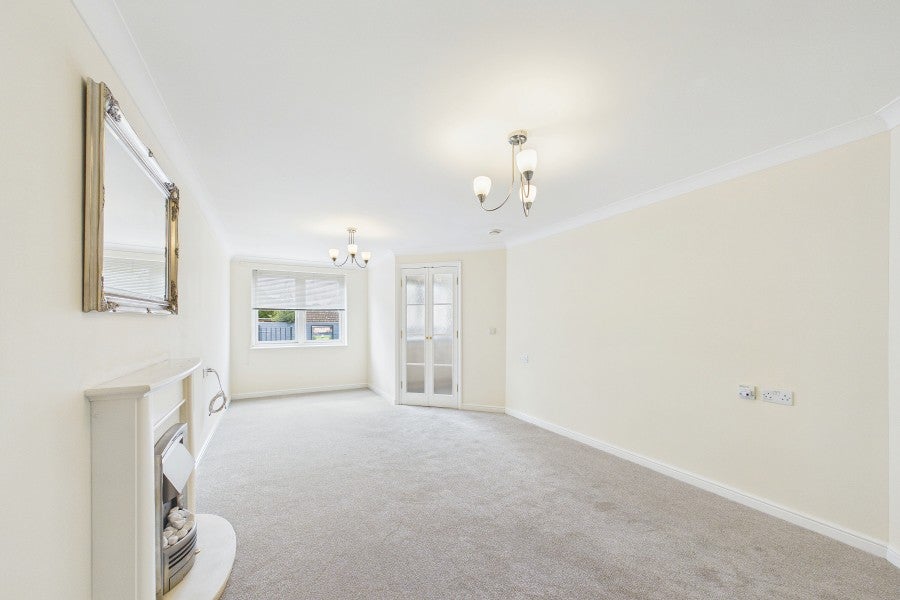 Flat The Avenue in Surrey Heath