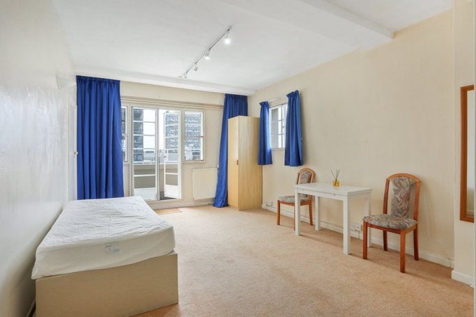 Flat Palace Gardens Terrace in Greater London
