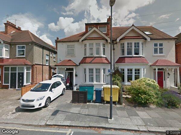 Room Radnor Avenue in Greater London