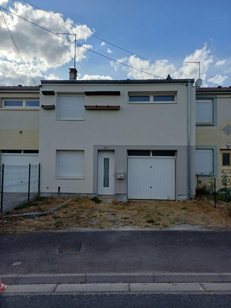 Flat D 109 in Lacroix-sur-Meuse