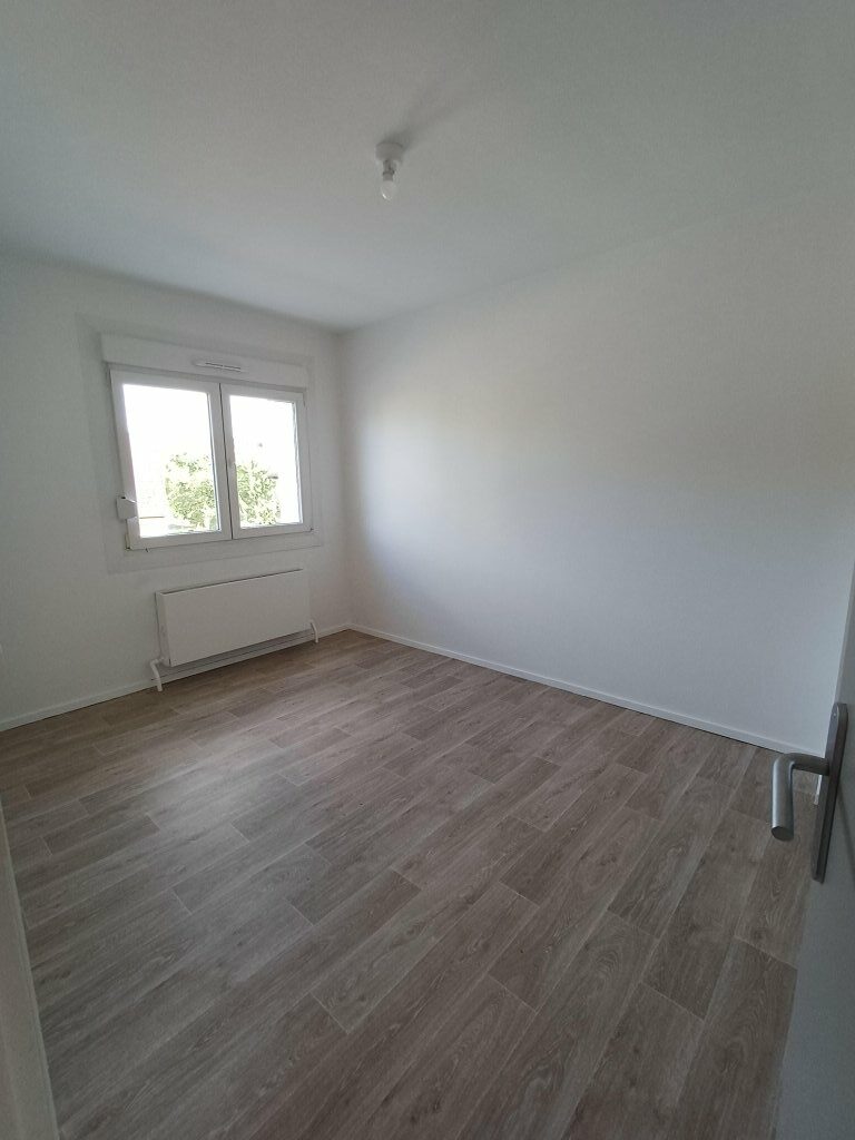 Flat D 109 in Lacroix-sur-Meuse