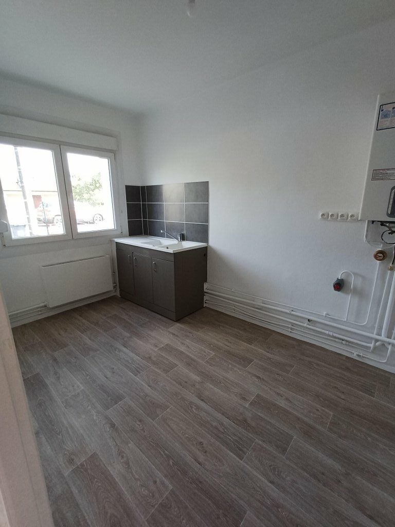 Flat D 109 in Lacroix-sur-Meuse