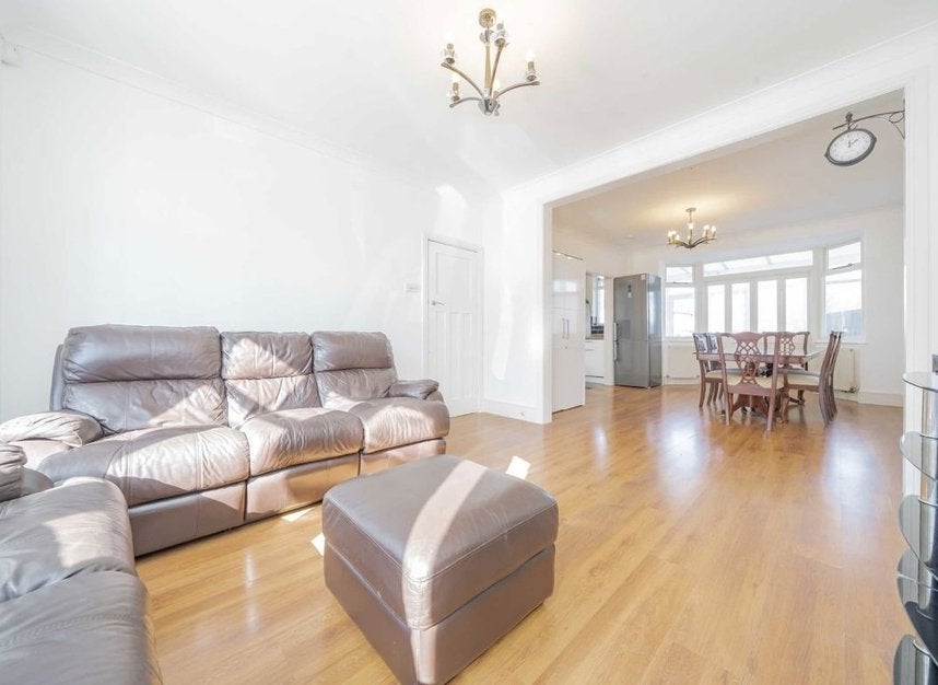 House Hollickwood Avenue in Greater London
