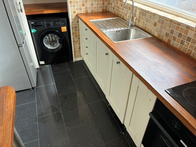 Flat Coxford Road in Southampton