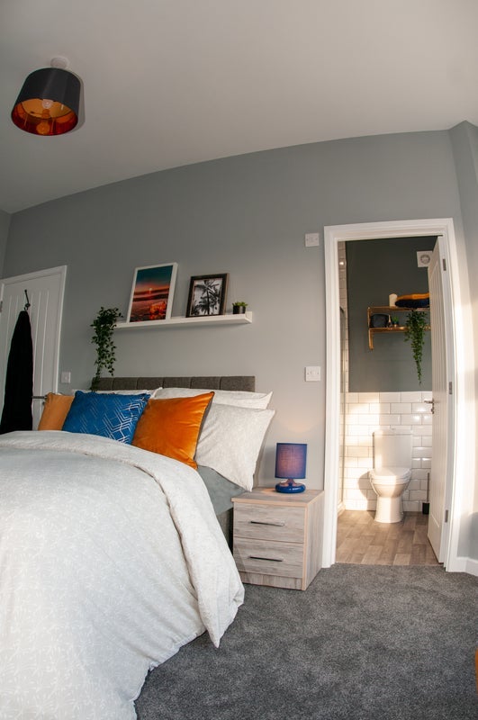 Room Bournemouth Road in Poole