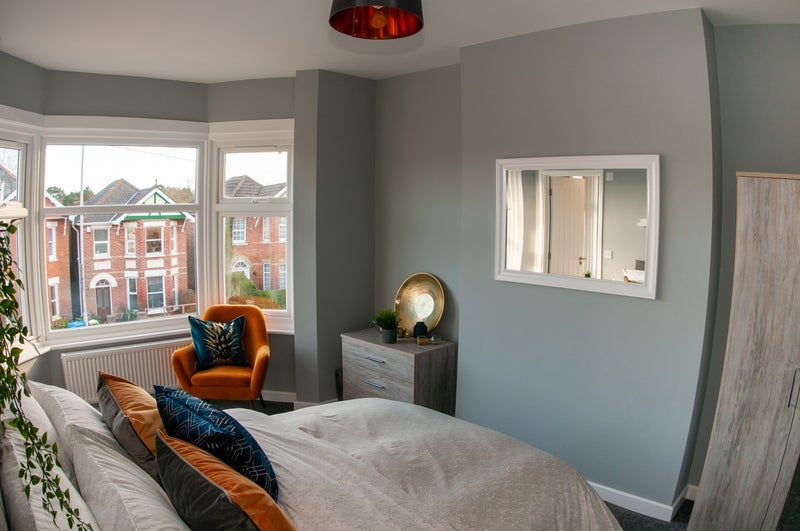 Room Bournemouth Road in Poole
