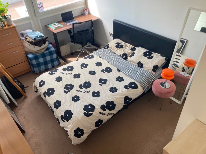 Room Drayton Park in Greater London