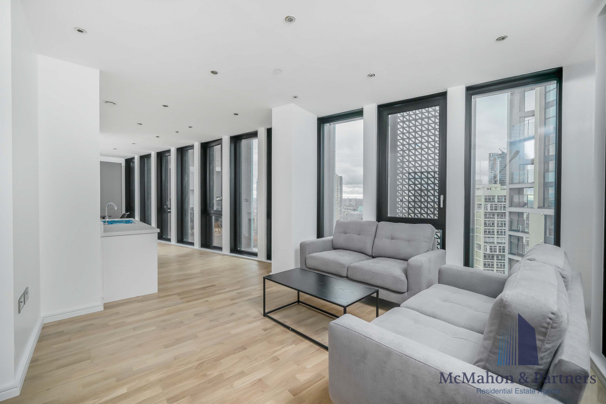 Flat Newington Causeway in London