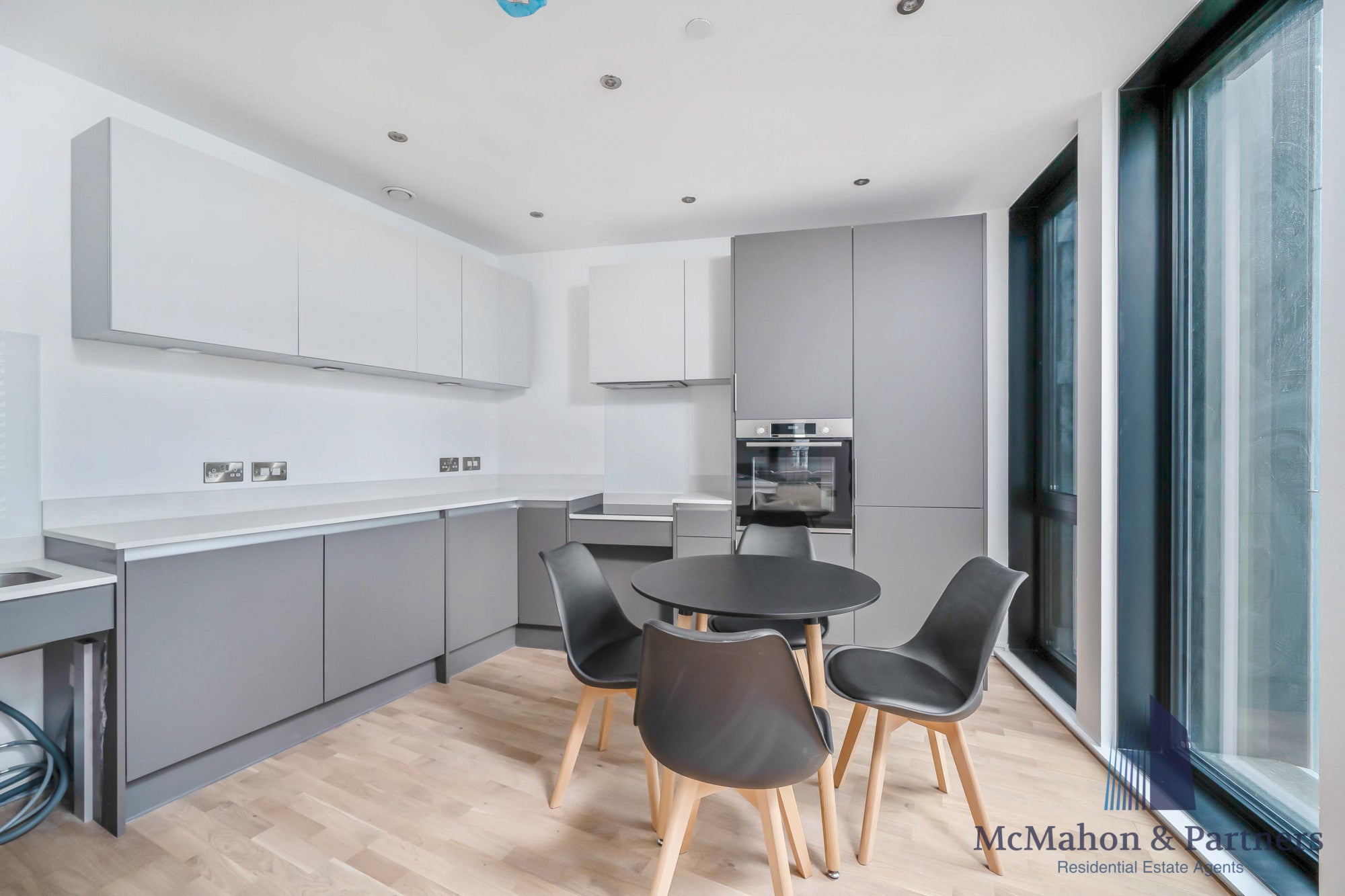 Flat Newington Causeway in London