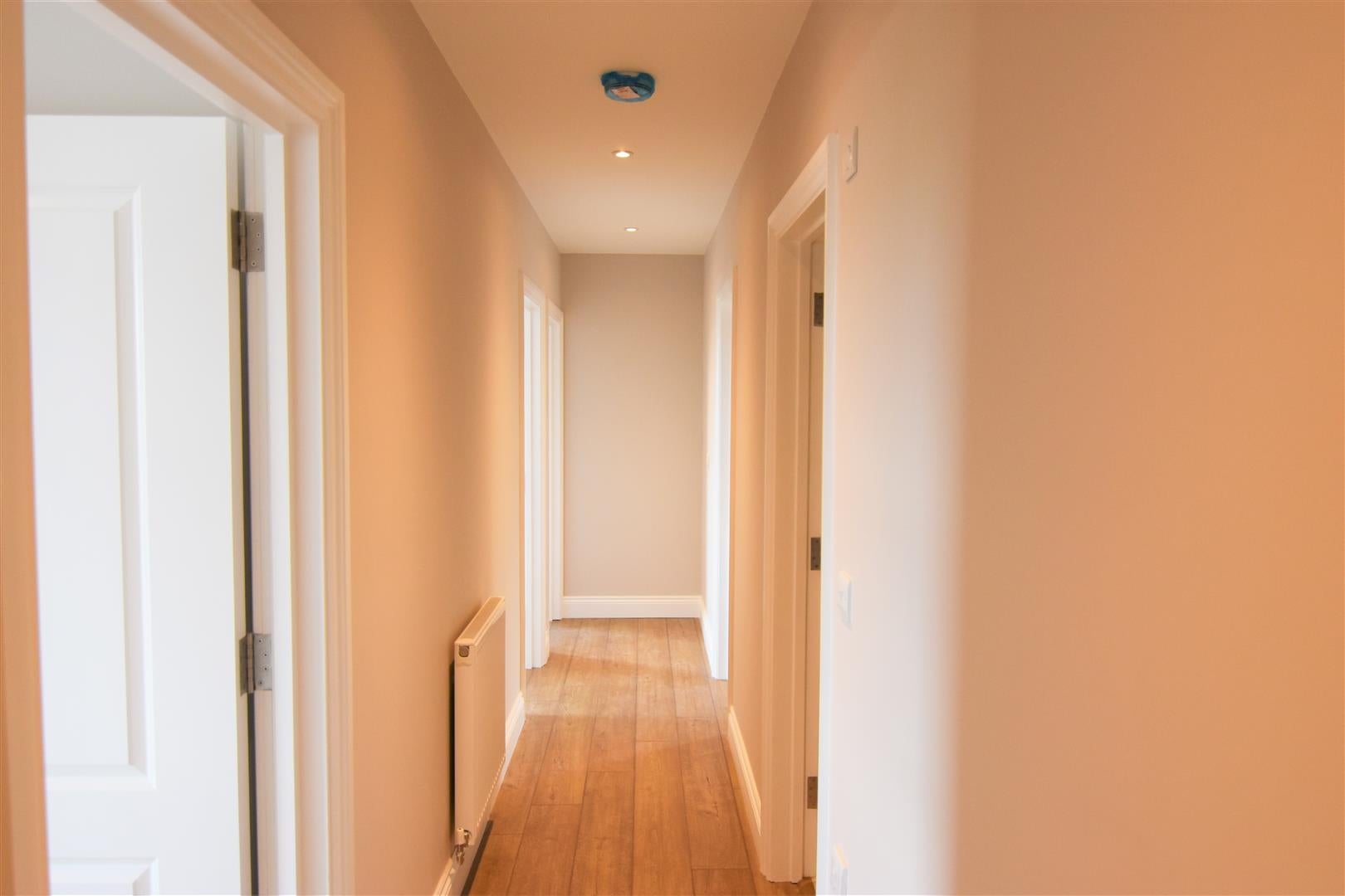 Flat Kings Road in Greater London