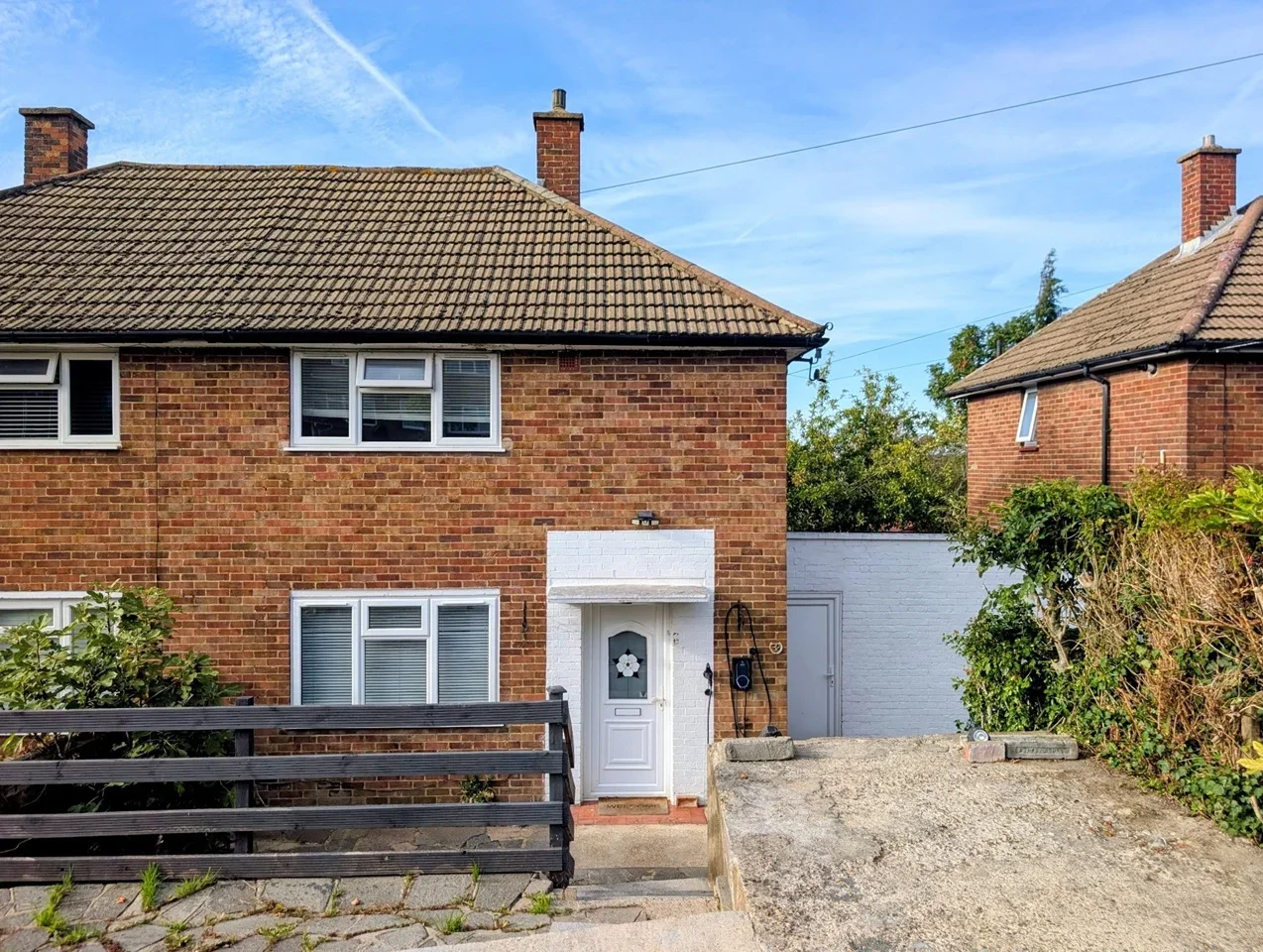 House Frimley Close in Greater London