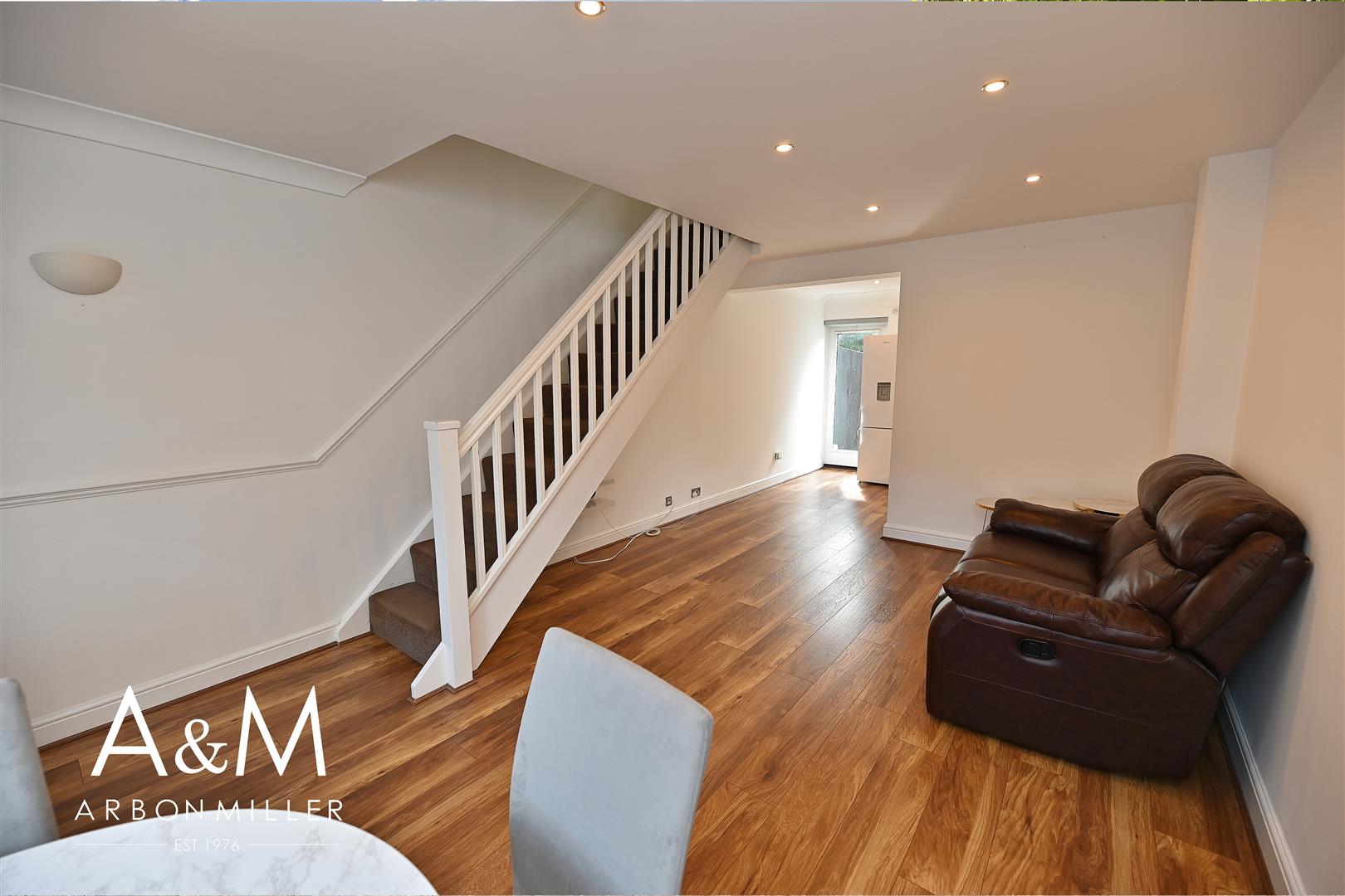 Room Sapphire Close in London