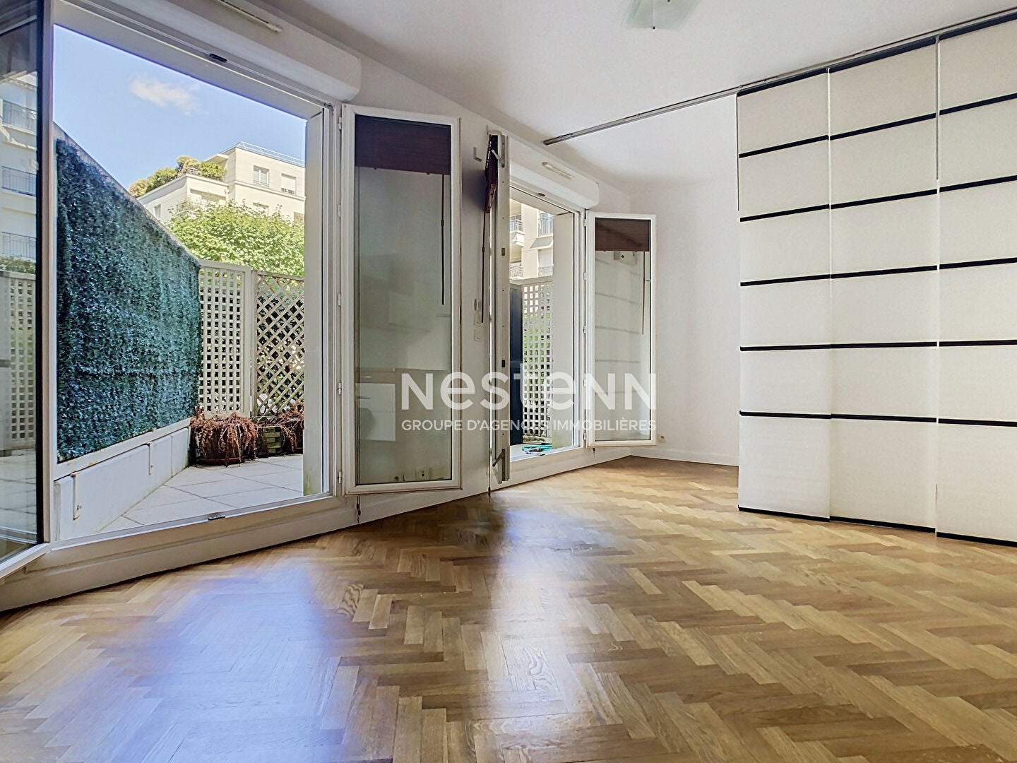 Flat Avenue Victor Cresson in Issy-les-Moulineaux